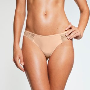 Smooth Lace Thong Buff