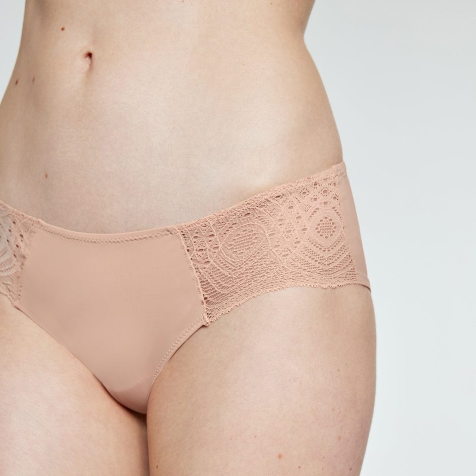 Smooth Lace Hiphugger Buff